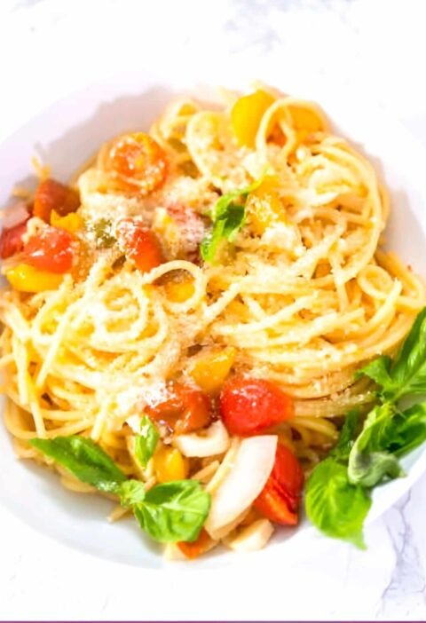 One-Pan Garlic Tomato Pasta