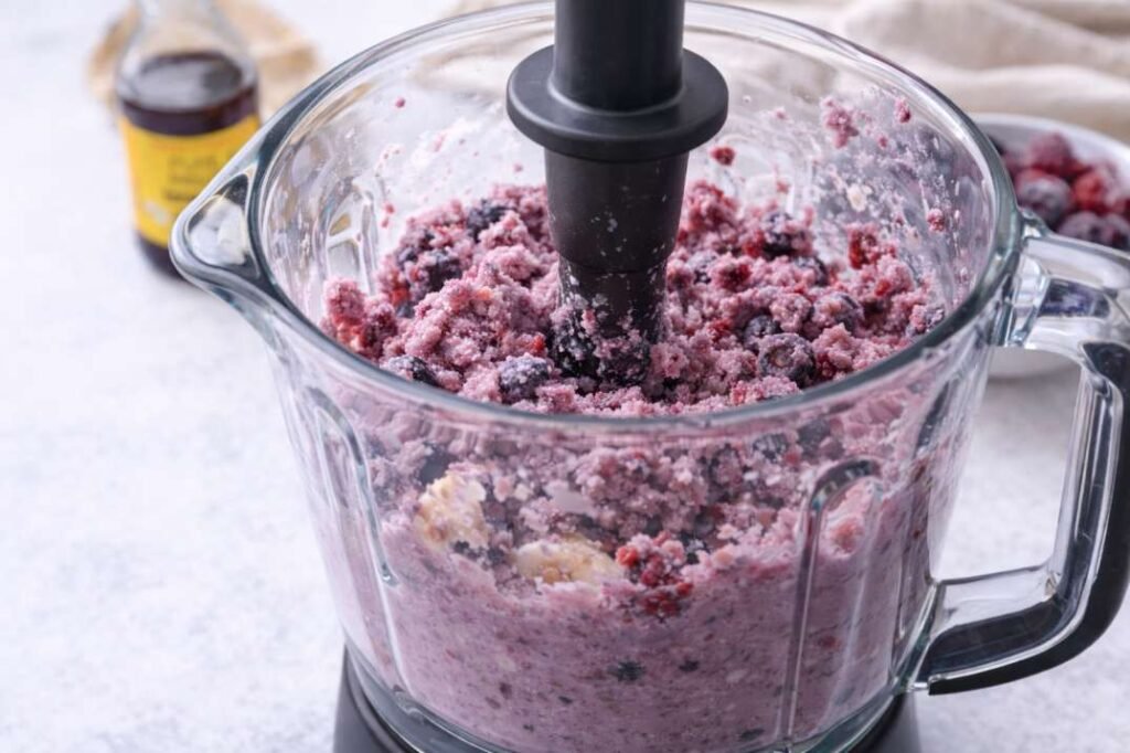 Best Vanilla Berry Smoothie Bowl Recipe for a Thick, Spoon able Texture 5 Blending frozen berries for thick smoothie bowl